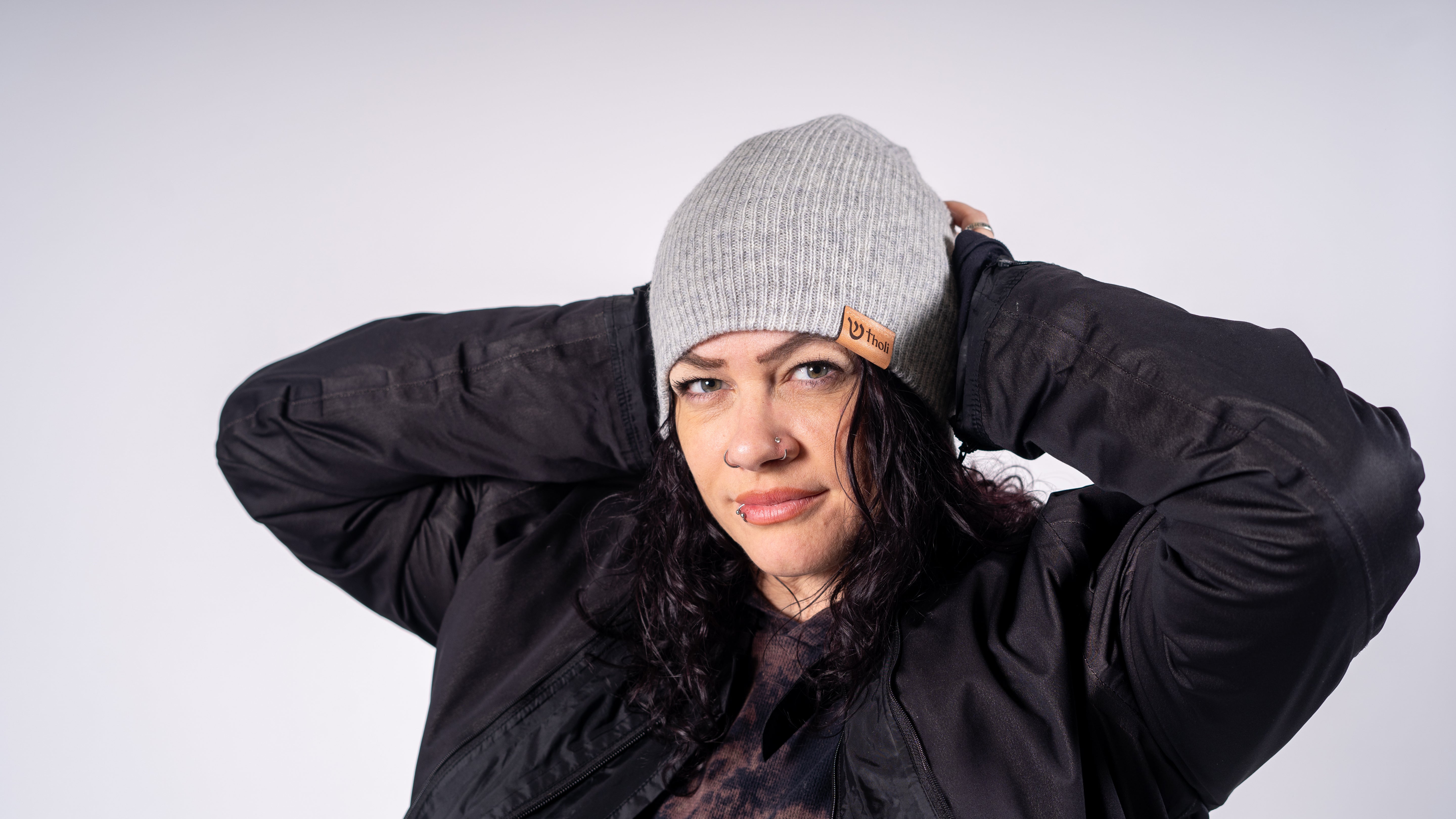 Tholi Oil Beanie Set - 100% Merino Wool with 10ml Wellness Roller